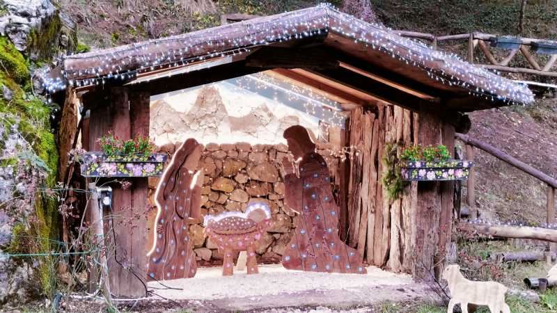 Campodalbero e i suoi presepi: trekking tra le natività